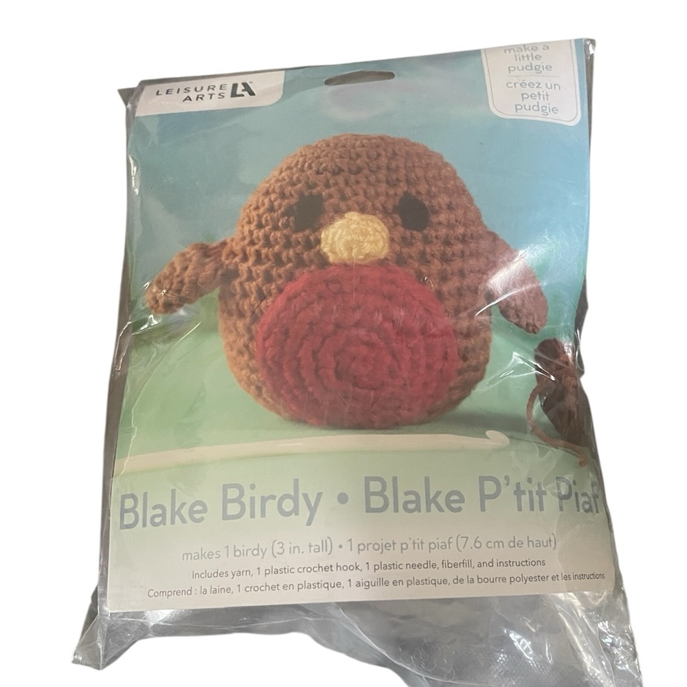 Leisure Arts BLAKE BIRDIE Make A Pudgie Crochet Kit Makes One 3" Bird  NEW